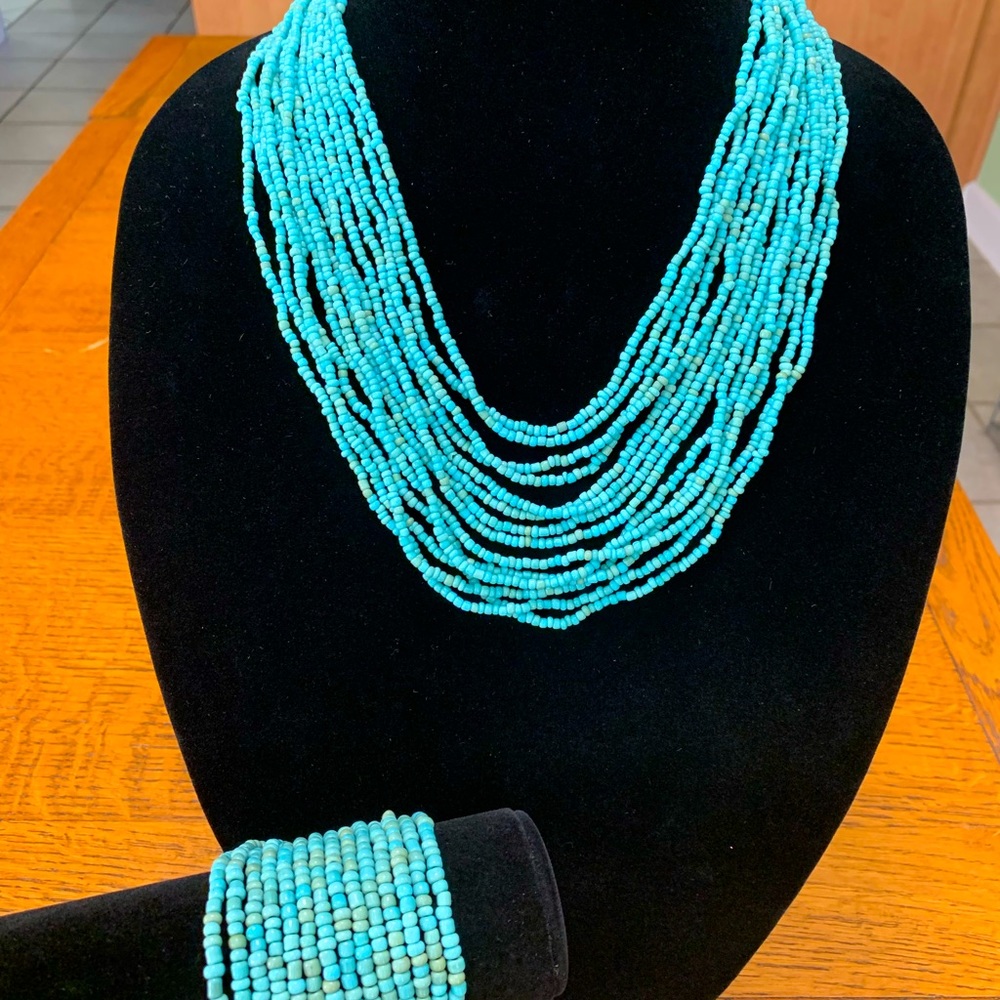 (NWOT) Handmade Hawaiian Designed Bracelet & Necklace Set
